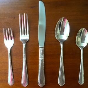 Wallco Sectional A1  52pc SilverPlate Flatware Set